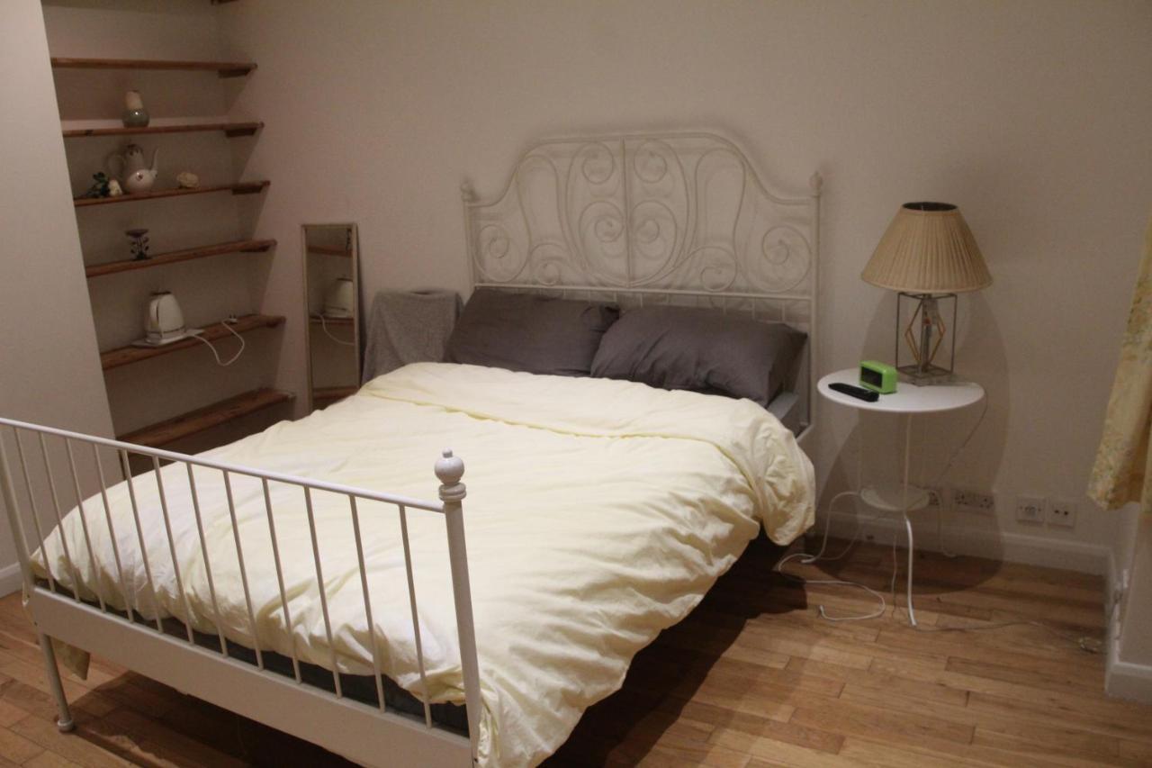 Beautiful Double Bedroom Edgware Exteriör bild