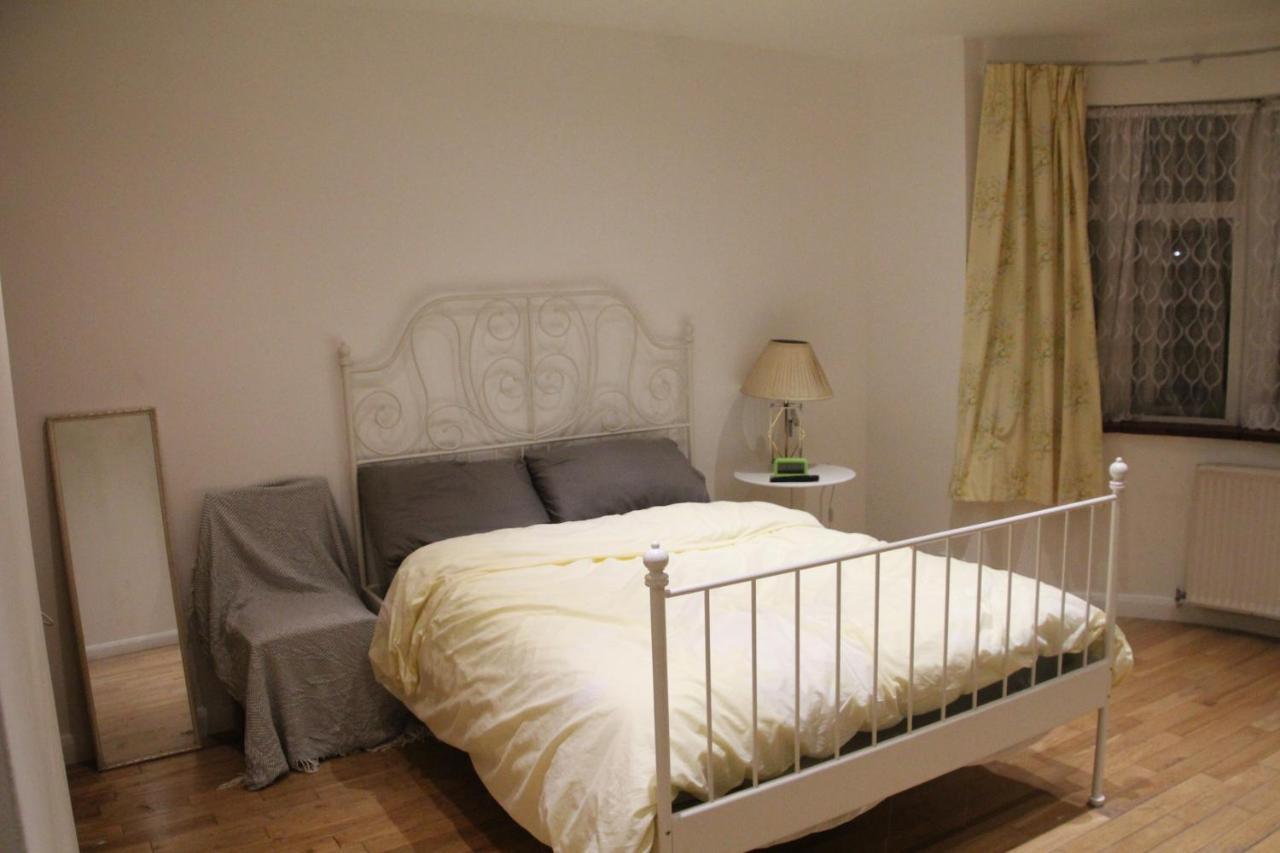 Beautiful Double Bedroom Edgware Exteriör bild